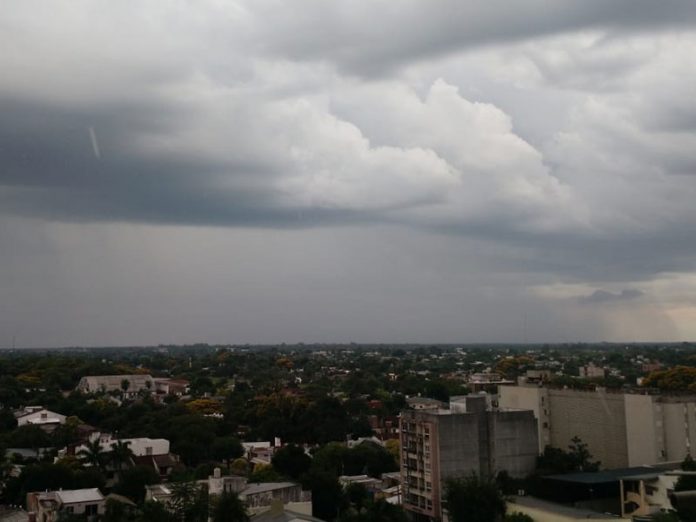 M&aacute;xima de 37&deg;C y pron&oacute;stico de tormentas aisladas hasta la tarde