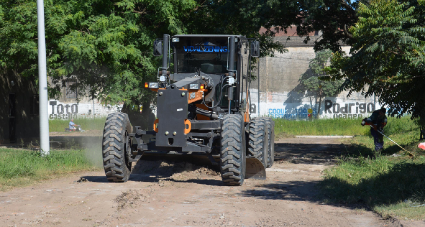 Resistencia: se ejecuta un operativo de saneamiento y arreglo de calles en el barrio Roger Balet