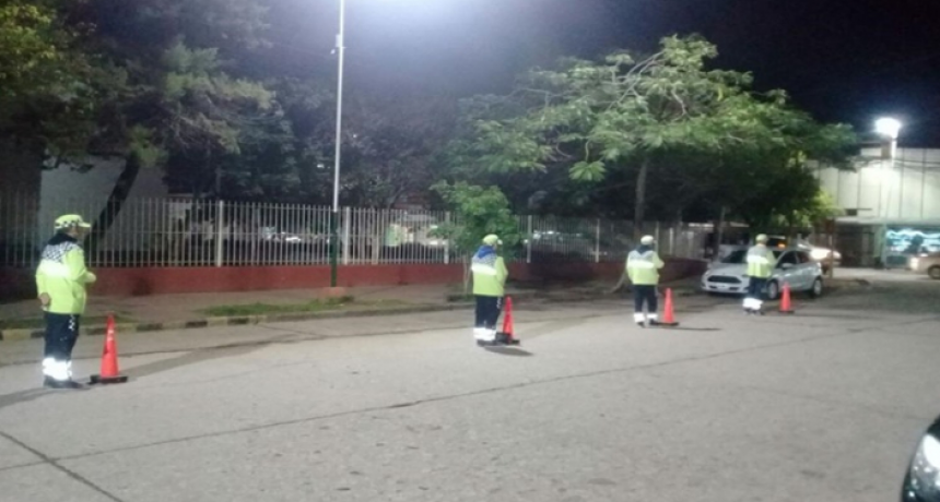 S&aacute;enz Pe&ntilde;a: un adolescente intent&oacute; evadir un control y choc&oacute; a una inspectora