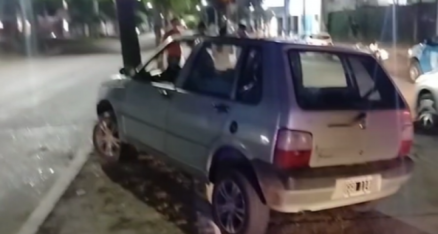 Choque en la Av. 9 de Julio: un remis impact&oacute; contra un auto y se dio a la fuga
