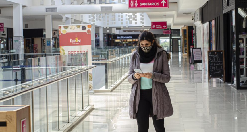 El Shopping Sarmiento desde ahora solo permitir&aacute; el ingreso de personas vacunadas