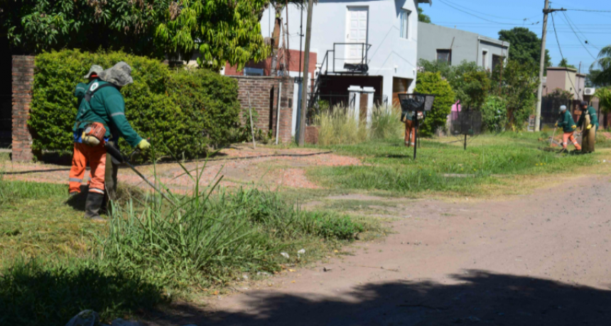 El Municipio de Resistencia realiz&oacute; desmalezamiento y limpieza general en el barrio Parque Aut&oacute;dromo