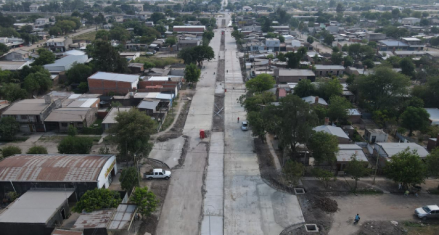 La obra de pavimentaci&oacute;n de la avenida Alberdi, en su etapa final