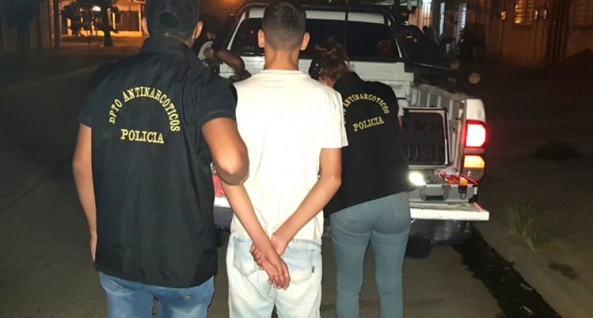 Lanzaron un operativo antidrogas en Resistencia y detuvieron a nueve hombres