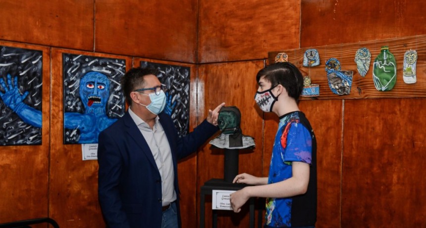 Gustavo Mart&iacute;nez destac&oacute; el inicio del ciclo musical y la muestra de artistas pl&aacute;sticos "Viviendo Resistencia" en el Club Social