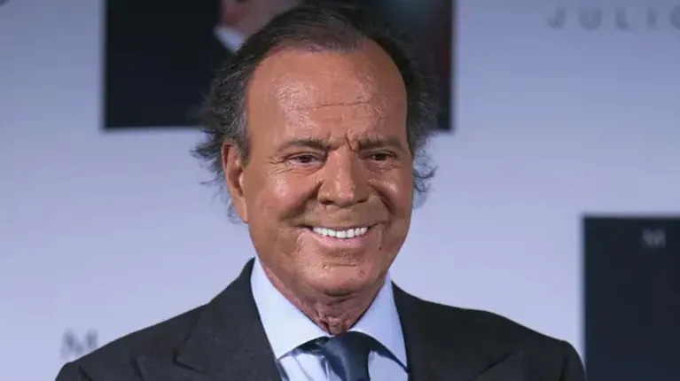 Qu&eacute; dijo Julio Iglesias tras ser acusado de abusar sexualmente a dos ex-empleadas