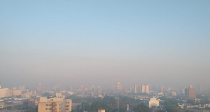 Corrientes, prendida fuego: el humo que cubre Resistencia llega de la vecina provincia