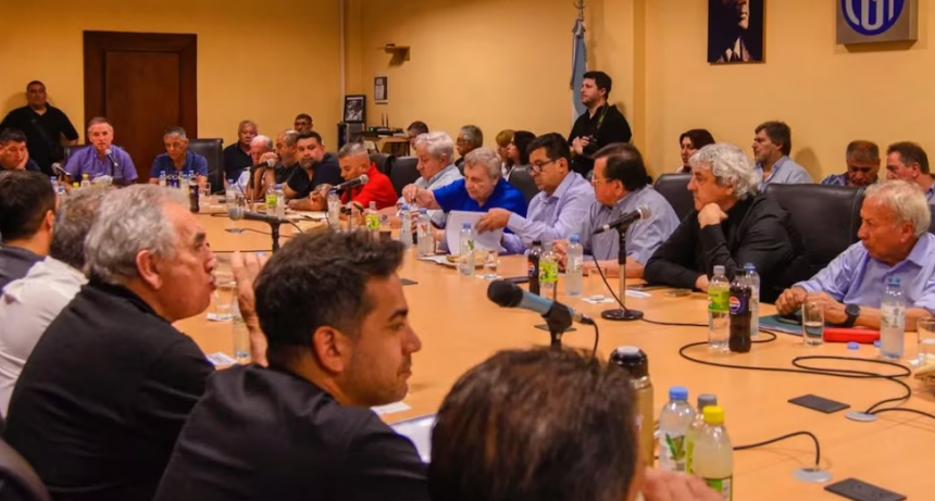 Reforma laboral: guerra de versiones sobre posibles cambios que conformar&iacute;an a los gobernadores, pero no a la CGT
