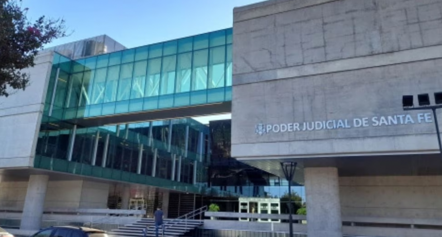 Detuvieron a cinco hombres por abusar sexualmente de un camionero en Santa Fe y grabar el crimen