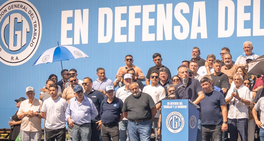 La CGT marcha en contra de la reforma laboral y el Gobierno asegura que aplicar&aacute; el protocolo antipiquetes