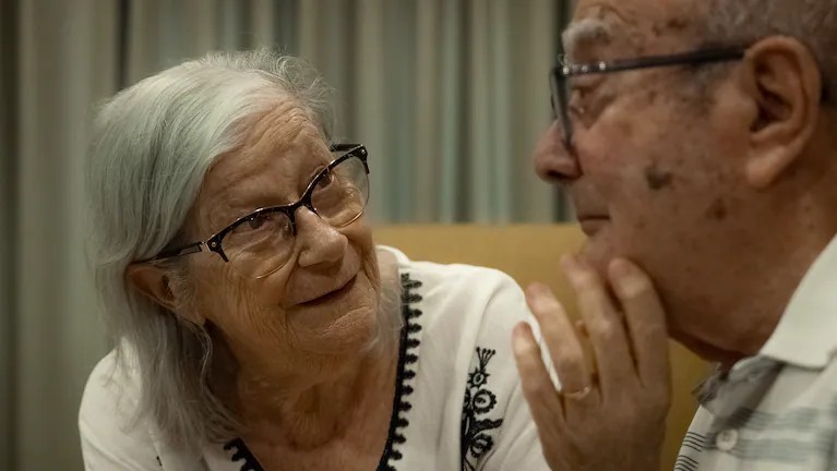 Tiene 80 a&ntilde;os, su marido padece p&aacute;rkinson y tom&oacute; la decisi&oacute;n m&aacute;s valiente de su vida: &ldquo;Yo me voy con &eacute;l&rdquo;