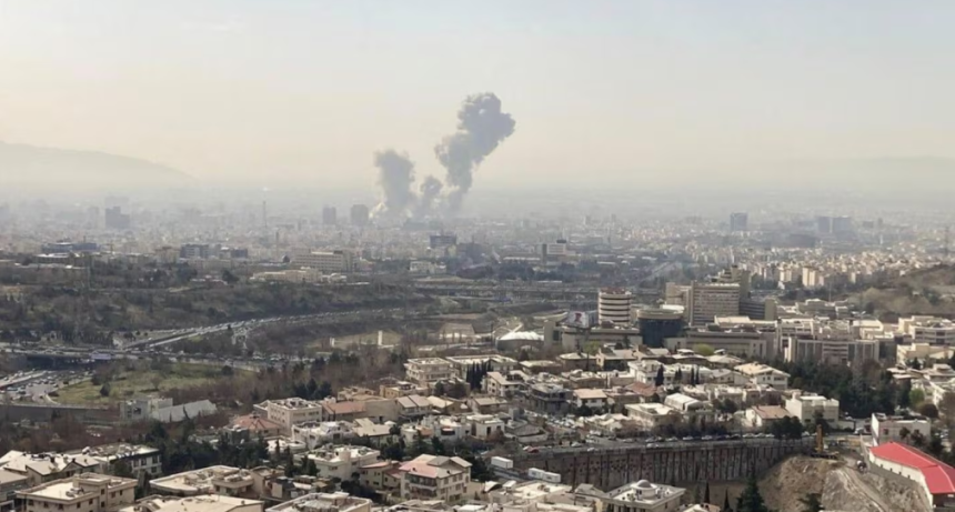 EE.UU. e Israel atacaron Ir&aacute;n y se reportan bombardeos contra bases militares estadounidenses en Medio Oriente