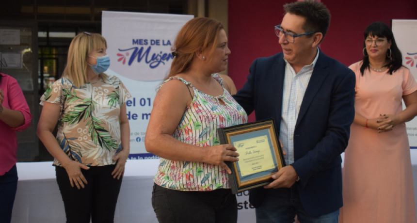 Mes de la Mujer en Resistencia: Mart&iacute;nez entreg&oacute; reconocimientos a vecinas destacadas de zona Norte