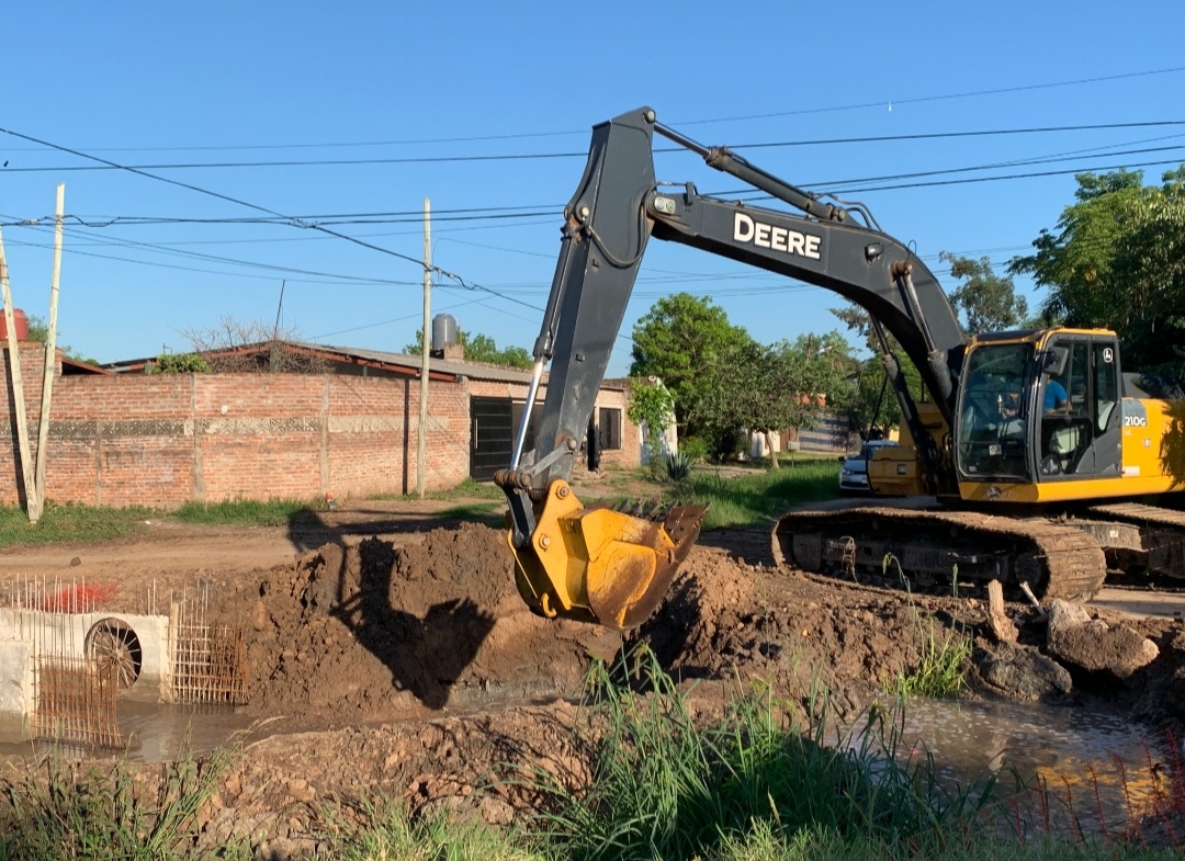Resistencia: Inici&oacute; la obra de desag&uuml;e pluviales que complementar&aacute; a la que se lleva a cabo en la calle Duvivie