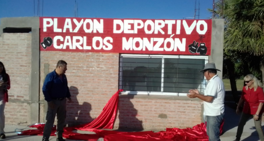 Pol&eacute;mica por la inauguraci&oacute;n de un play&oacute;n deportivo con el nombre de Carlos Monz&oacute;n