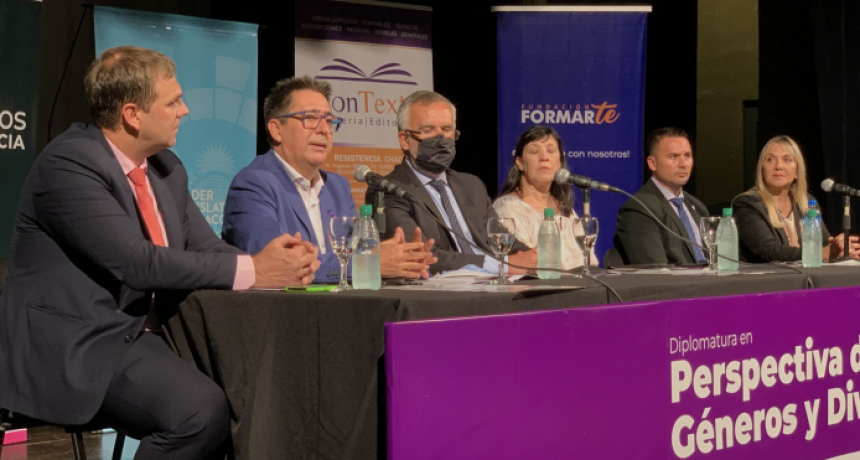 "Hay mucho por aprender, sobre todo los que tenemos responsabilidades p&uacute;blicas" dijo Gustavo Mart&iacute;nez