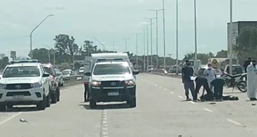 Tragedia en la ruta 11: choque entre un cami&oacute;n y una moto dej&oacute; como saldo un muerto