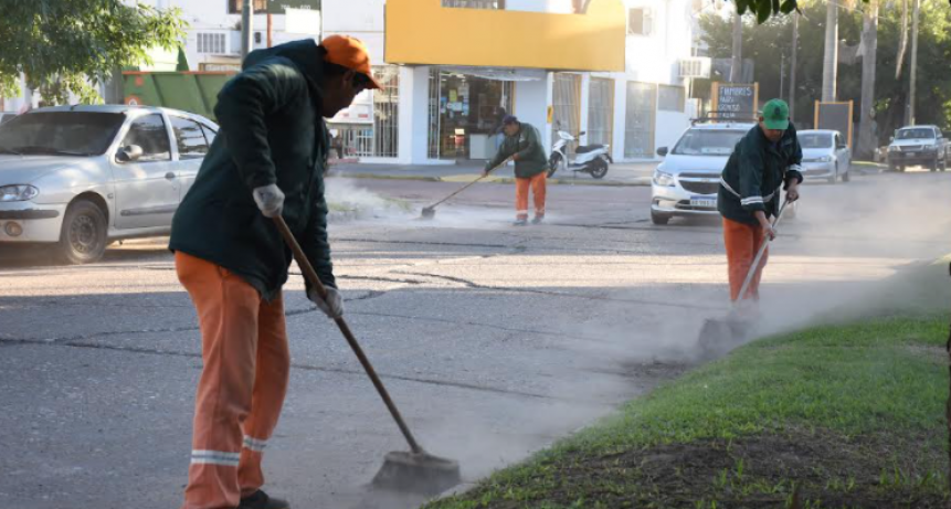 Se ejecut&oacute; un operativo de saneamineto integral en el microcentro de Resistencia 