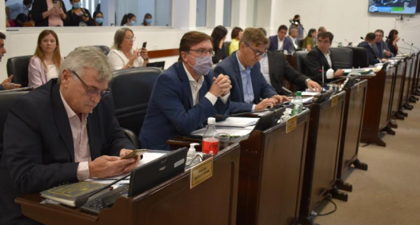 Con 17 votos aprobaron la pr&oacute;rroga de la emergencia econ&oacute;mica en la provincia