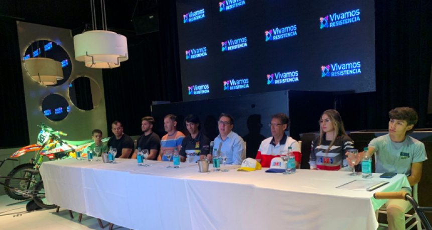 Gustavo Mart&iacute;nez acompa&ntilde;&oacute; la presentaci&oacute;n de la primera fecha del Campeonato Regional de Motocross 