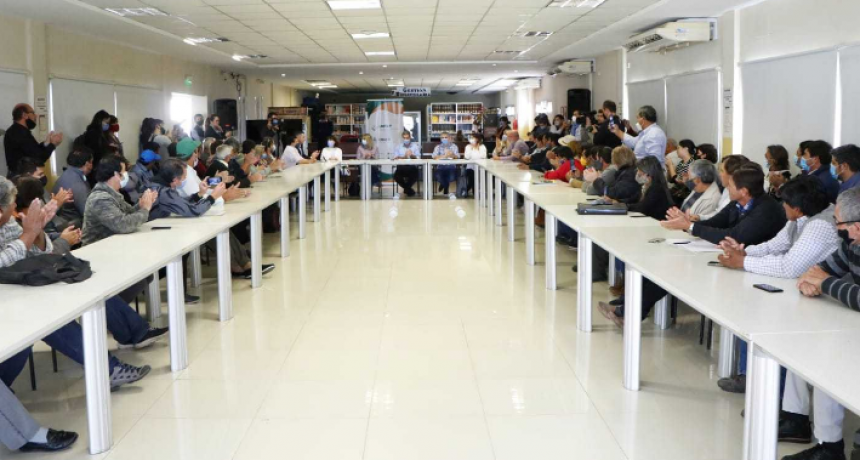 Junto a Consorcios Productivos, el Gobierno avanza en un plan de producci&oacute;n local de alimentos