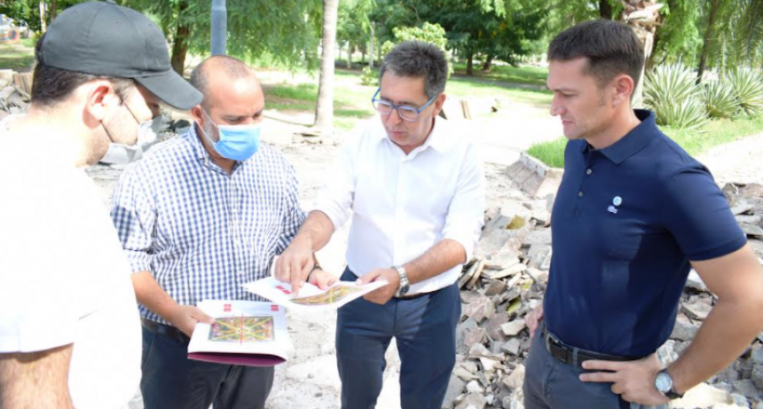 Plaza 25 de Mayo: Se diagrama un plan de trabajo para la recuperaci&oacute;n de la vegetaci&oacute;n