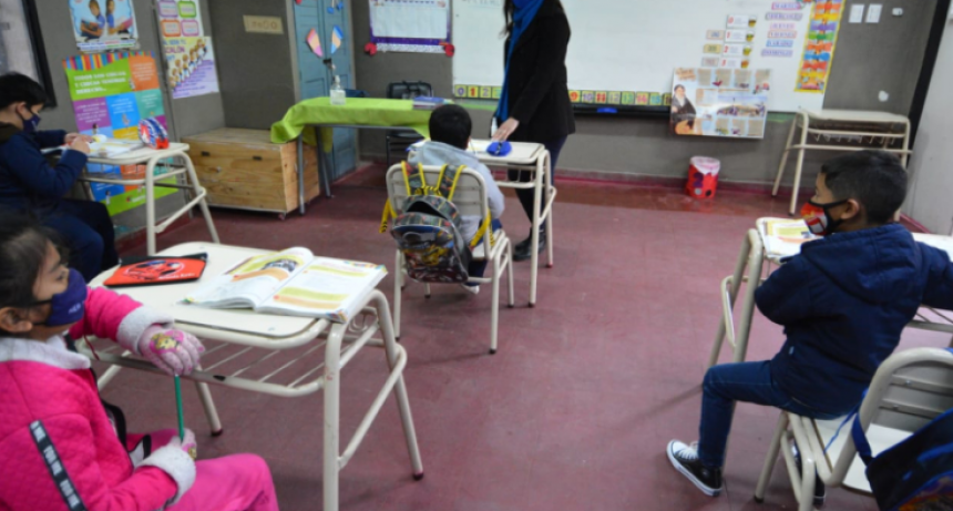 Educaci&oacute;n y sindicatos inician el debate por m&aacute;s horas de clases