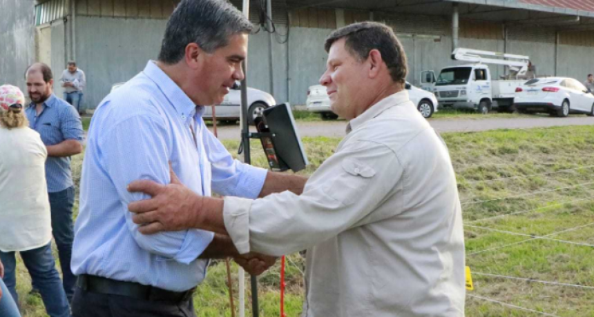 S&aacute;enz Pe&ntilde;a: Jorge Capitanich entreg&oacute; boyeros solares a productores ganaderos
