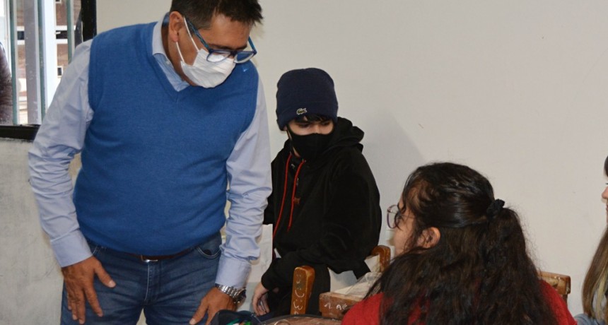Gustavo Mart&iacute;nez: &ldquo;el acompa&ntilde;amiento a los estudiantes es ahora porque ellos son el futuro&rdquo;