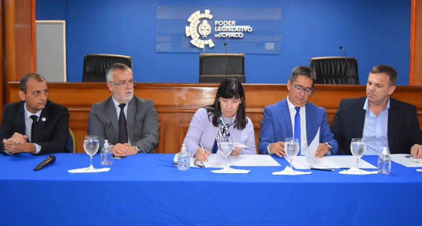 Gustavo Mart&iacute;nez impulsa la creaci&oacute;n del digesto jur&iacute;dico Municipal de Resistencia
