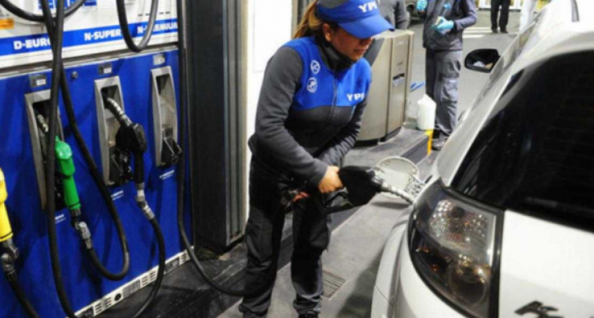 Tras las subas de Axion y Shell, YPF aumenta un 9% los precios al p&uacute;blico de naftas y gasoil