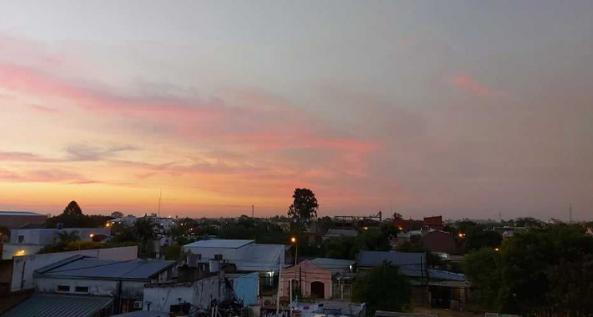 Jueves con cielo algo nublado y m&aacute;xima de 23 grados
