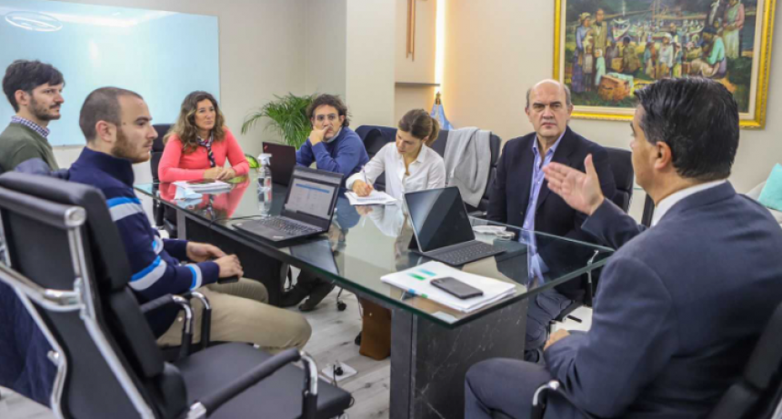 Chaco y el BID eval&uacute;an obras a ejecutar en cinco localidades