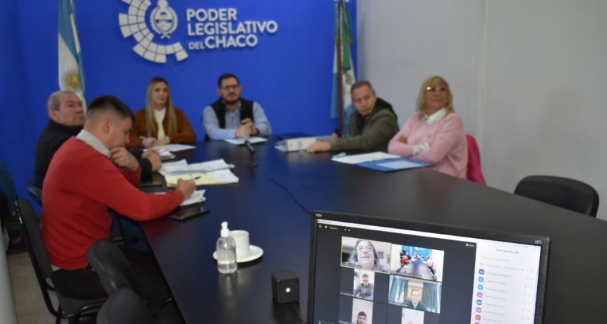  Legisladores, intendentes y el ejecutivo debatieron sobre el proyecto de descentralizaci&oacute;n y desarrollo municipal