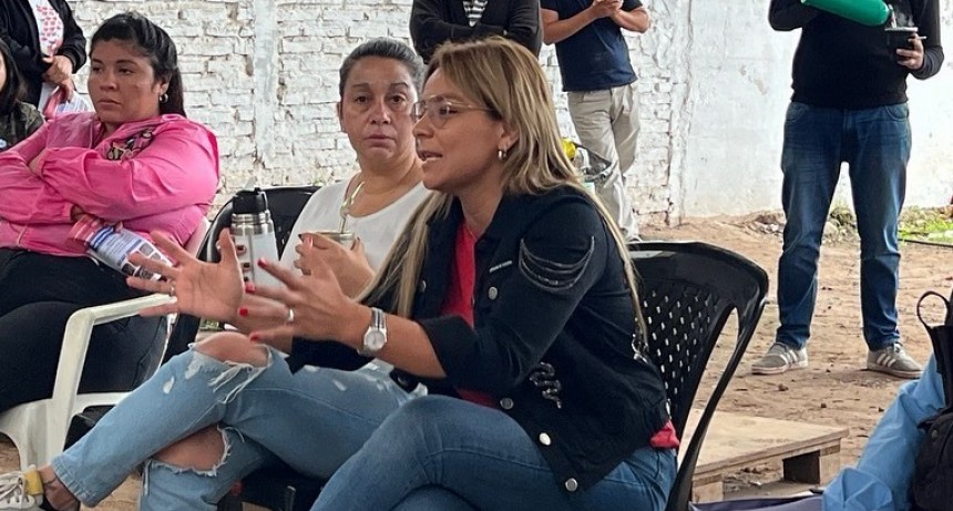Barranqueras: Magda Ayala recorre barrios en busca de acompa&ntilde;amiento para su reelecci&oacute;n