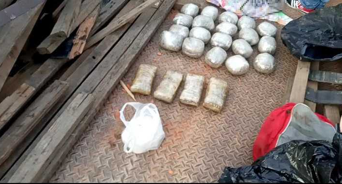 Detectan marihuana y coca&iacute;na en un cami&oacute;n que trasladaba maderas