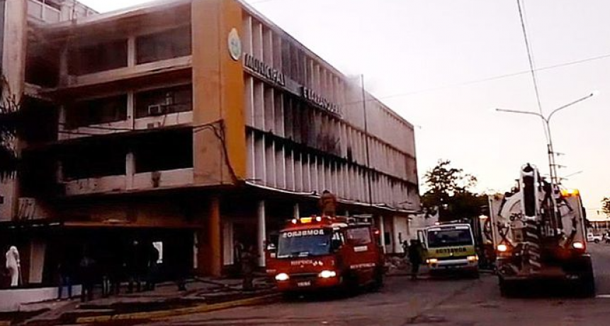 Incendio en la Municipalidad de Barranqueras: c&oacute;mo trabajar&aacute;n las distintas &aacute;reas desde este lunes