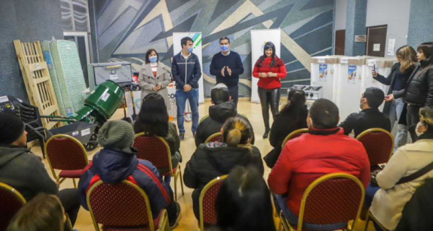 Chaco Solidario: Jorge Capitanich entreg&oacute; asistencia a familias e instituciones sociales