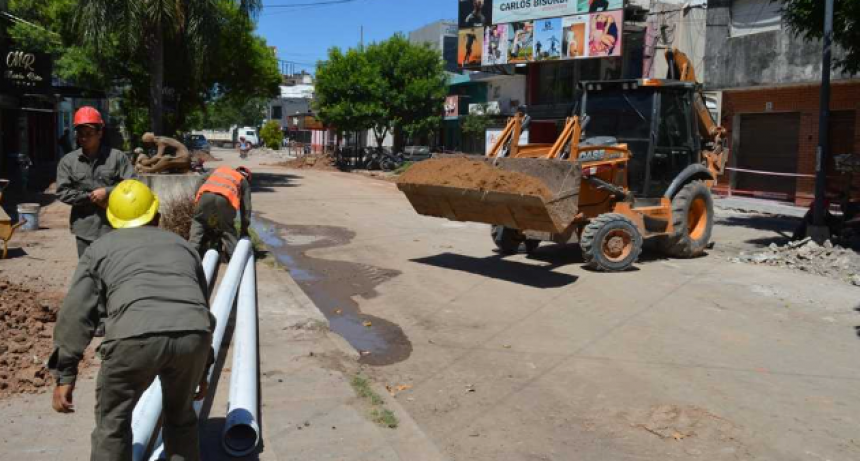&Uacute;ltima etapa de la obra de reposici&oacute;n de ca&ntilde;er&iacute;a cloacal en el microcentro de Resistencia