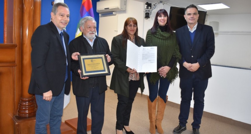 Homenajearon a la Empresa Taninera UNITAN que recibi&oacute; el Premio a la trayectoria Pyme 2021