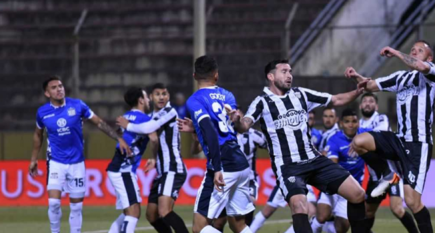 For Ever jug&oacute; un gran partido pero se qued&oacute; afuera en los penales