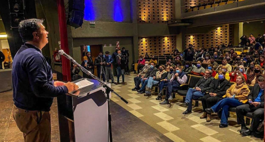Jorge Capitanich abri&oacute; sobres licitatorios para nueve obras educativas: &ldquo;Significa cumplir sue&ntilde;os&rdquo;, asegur&oacute;