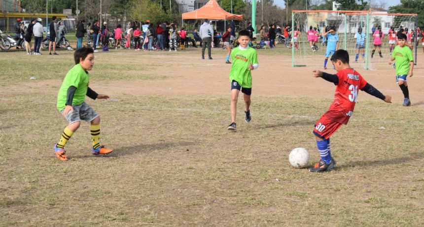 Resistencia complet&oacute; la Tercera Jornada de La Copa Futuro con gran participaci&oacute;n infantil en f&uacute;tbol, b&aacute;squet y v&oacute;ley