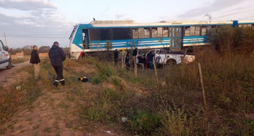 Dos personas murieron tras ser embestidos por el tren en Las Bre&ntilde;as