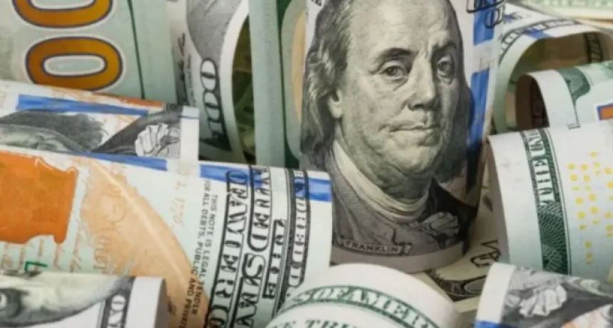 Sigue subiendo: el d&oacute;lar libre se ofrece a 307 pesos y vuelve a marcar un r&eacute;cord