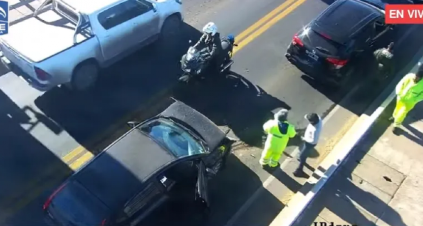 Un accidente entre dos autos provoc&oacute; demoras en el puente Chaco-Corrientes