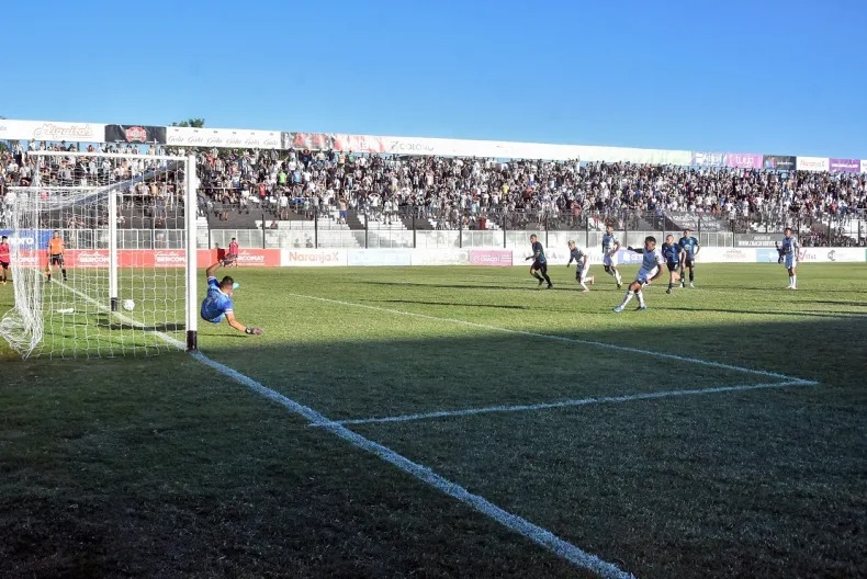    Tras los incidentes en Santa Fe, For Ever no recibir&aacute; a hinchas de Col&oacute;n
