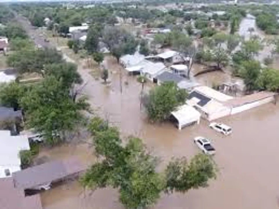 Inundaciones en Texas: 80 muertos y m&aacute;s de 40 desaparecidos