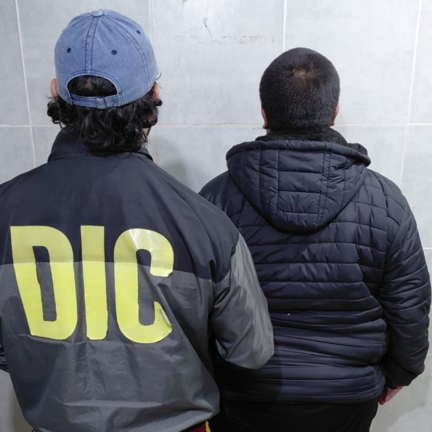   Detienen a un moto Uber acusado de no entregar un par de zapatos