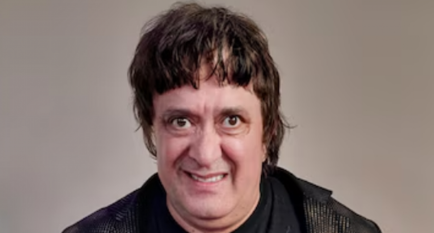 Alfredo Silva, el humorista que aprendi&oacute; a re&iacute;rse de s&iacute; mismo y su papel viral en la serie de Menem: &ldquo;Saqu&eacute; carnet de actor&rdquo;